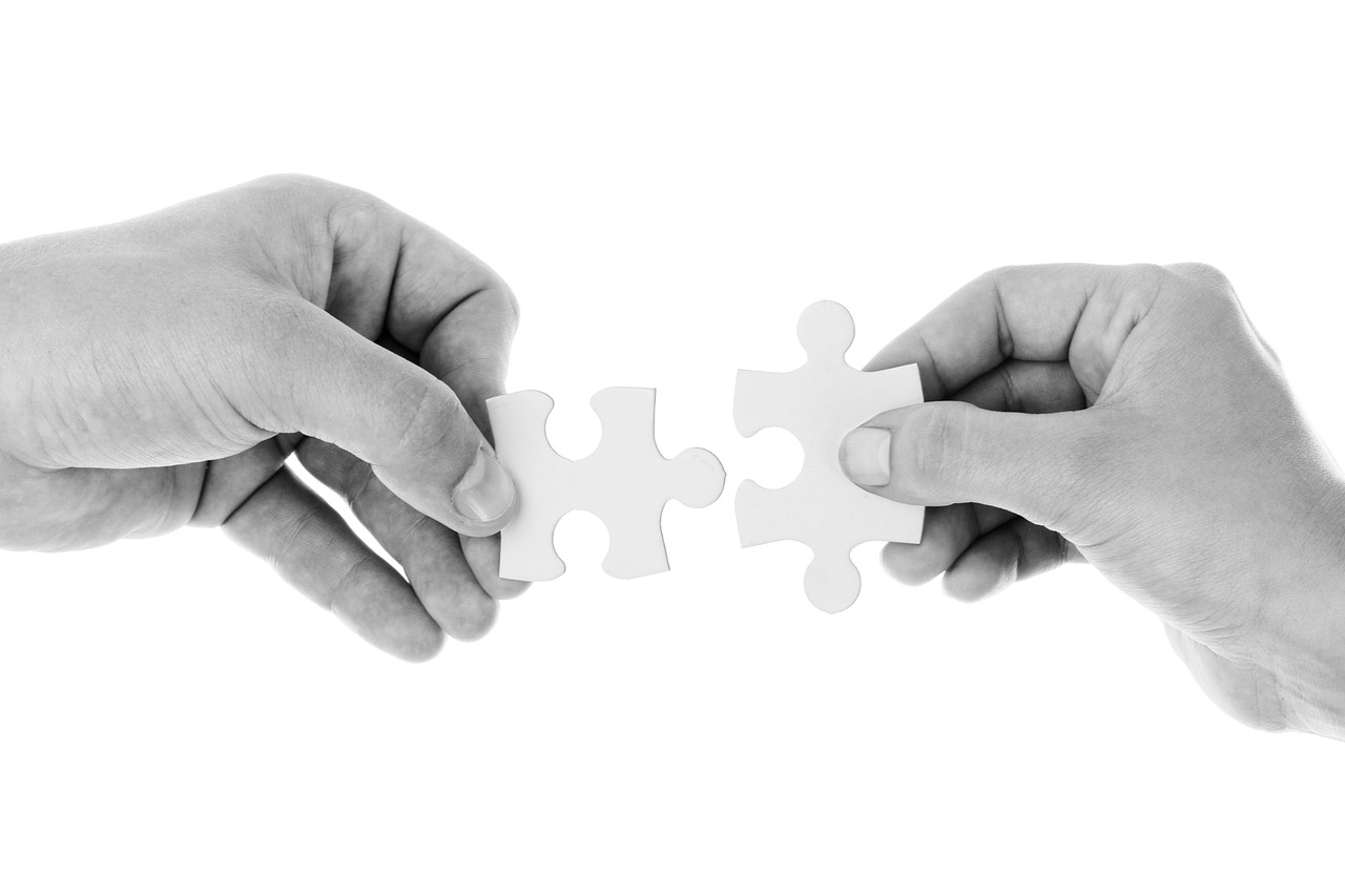 Jigsaw hands